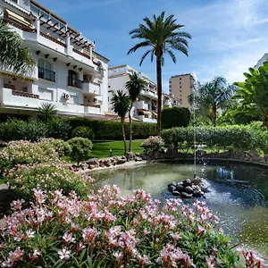  Apartment Holidays & Homes I Playa, Piscinas ,relax